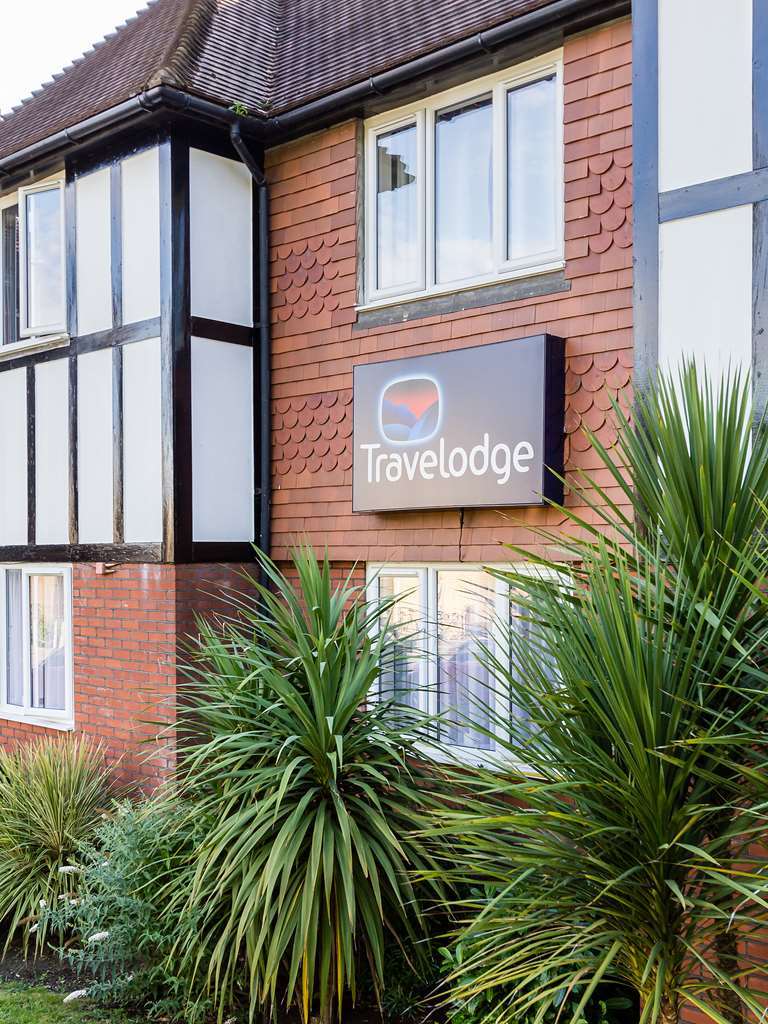 Travelodge Walton On Thames Экстерьер фото